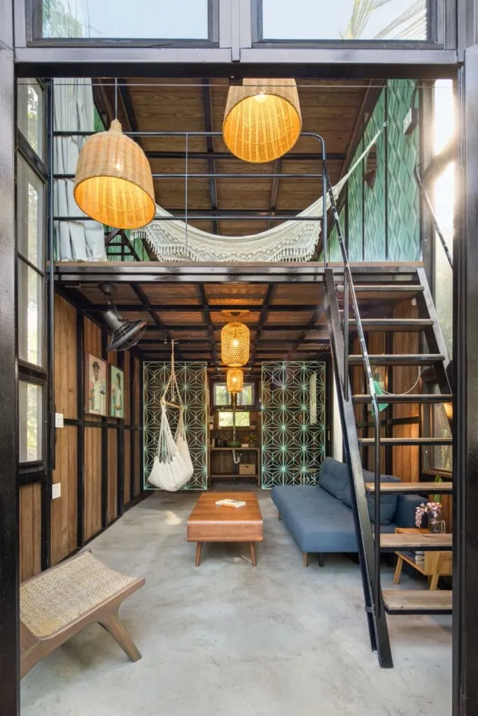 Invisible Treehouse | Private/Couple room