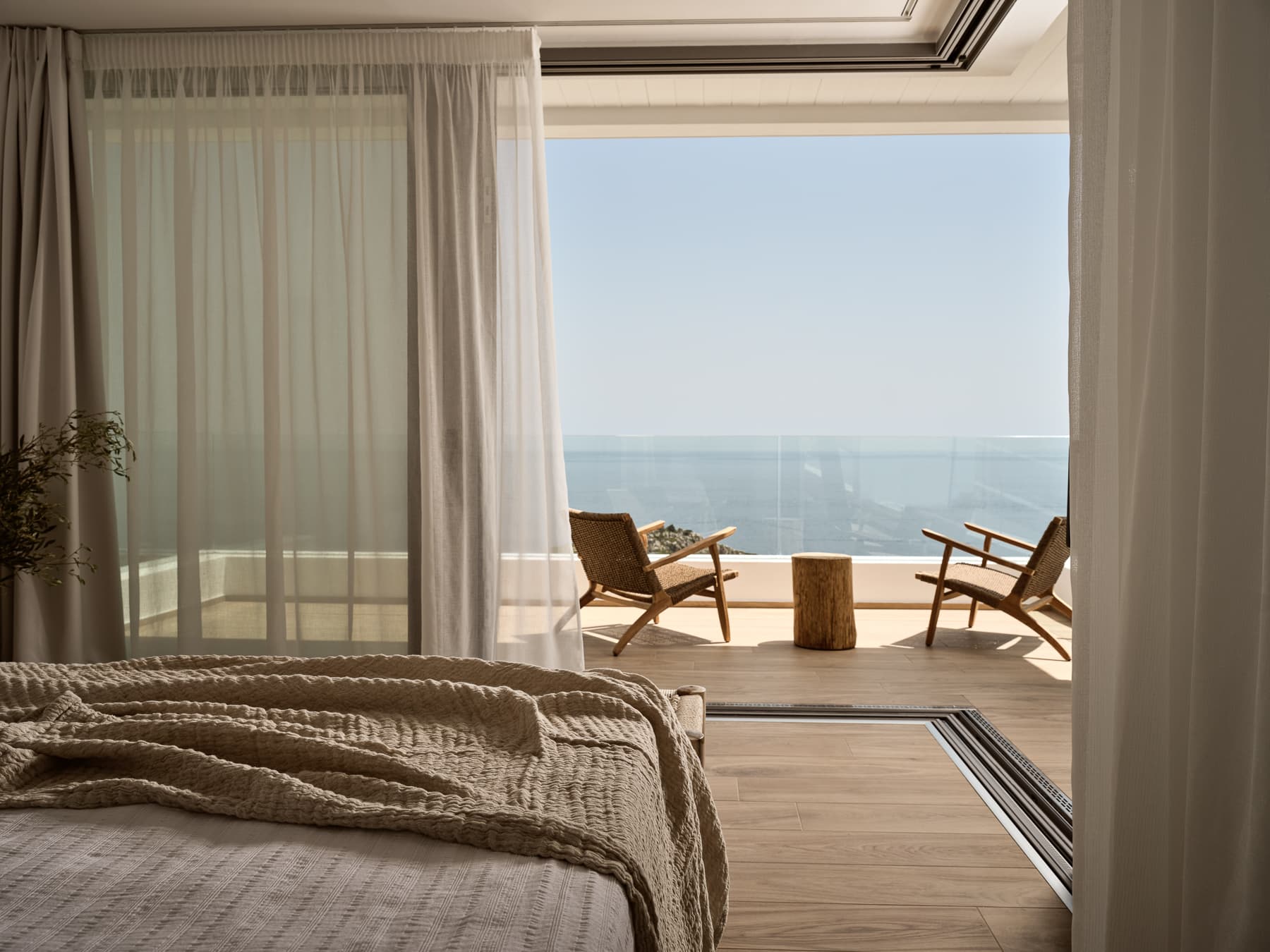 Solo or Couple Superking Suite