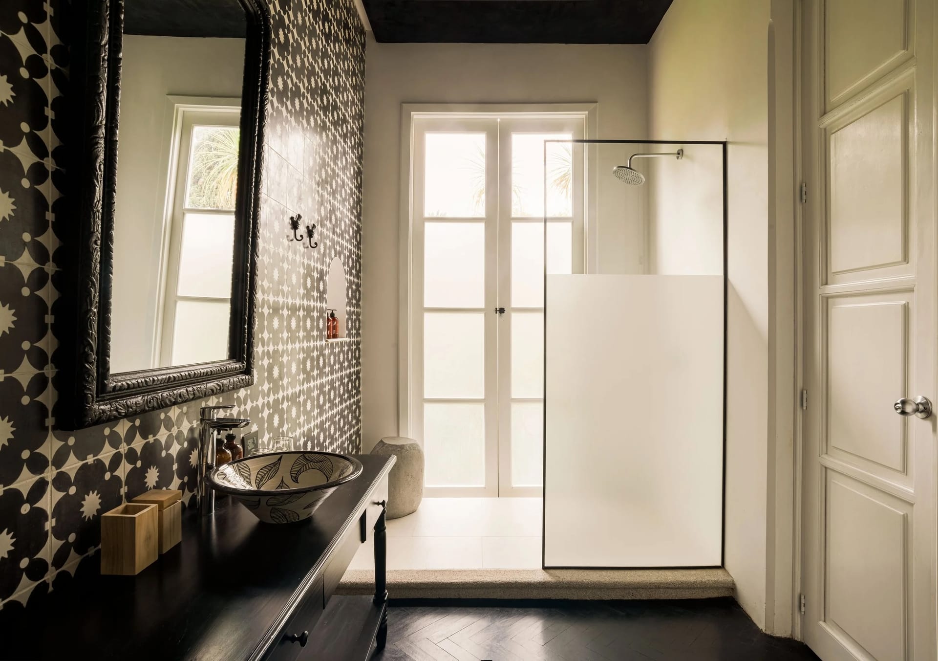 Villa Bokeh Bathroom