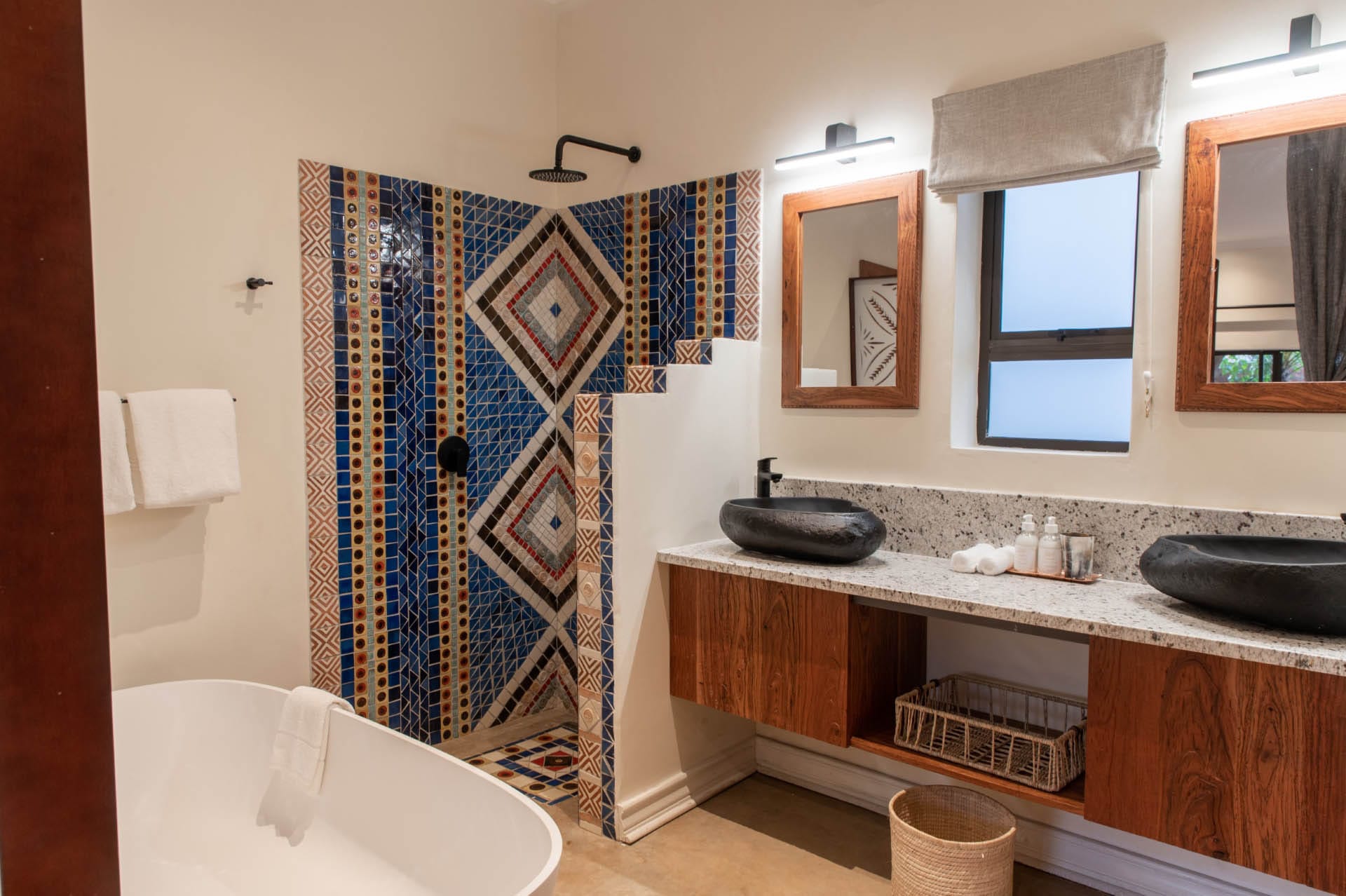Shared Room - Image 3