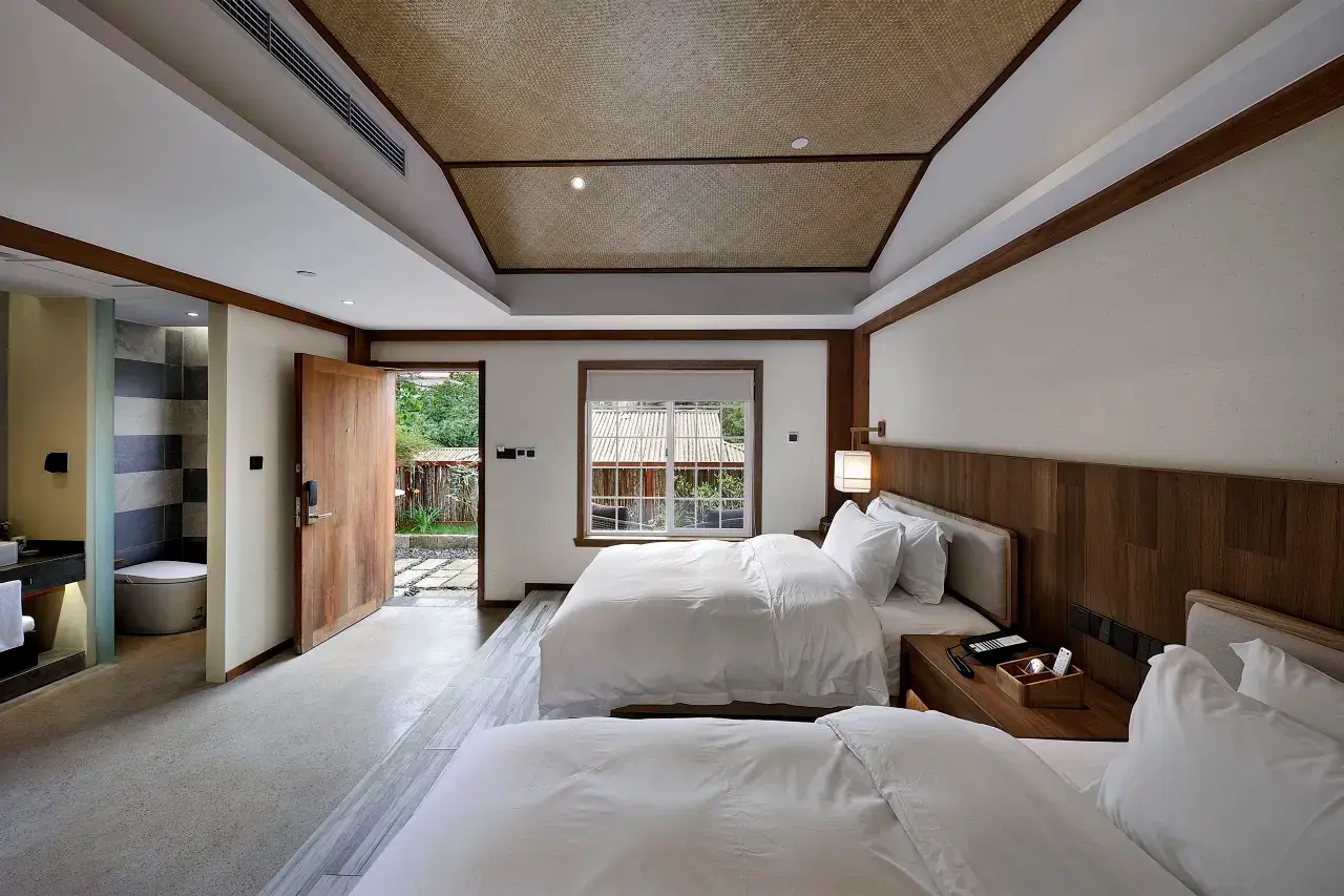 Shared Room - Image 3