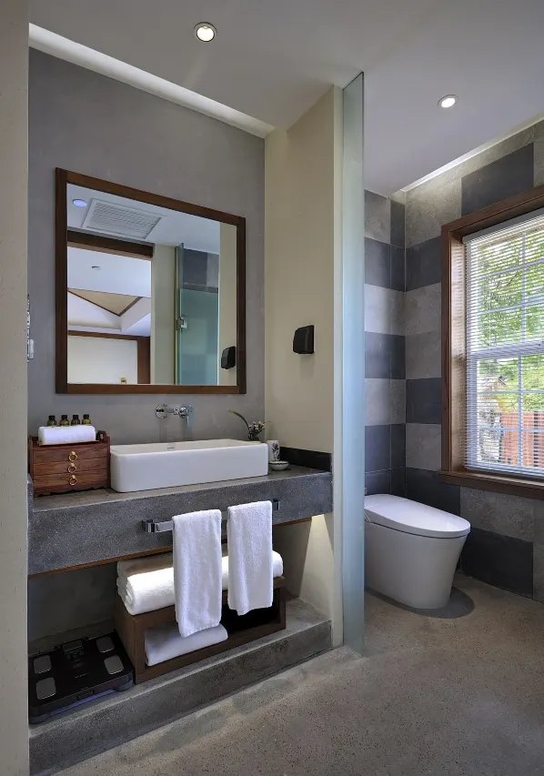 Shared Room - Image 5