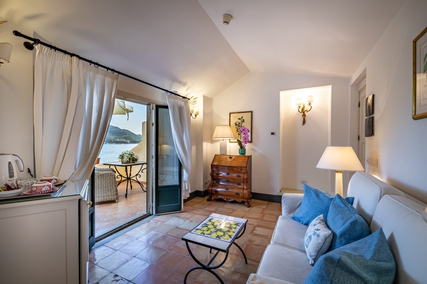 Akasha Palazzo with Sea View Terrace - Image 2