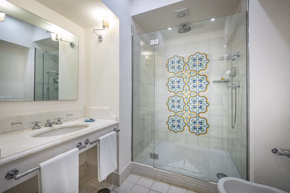 Akasha Palazzo with Sea View - Image 3