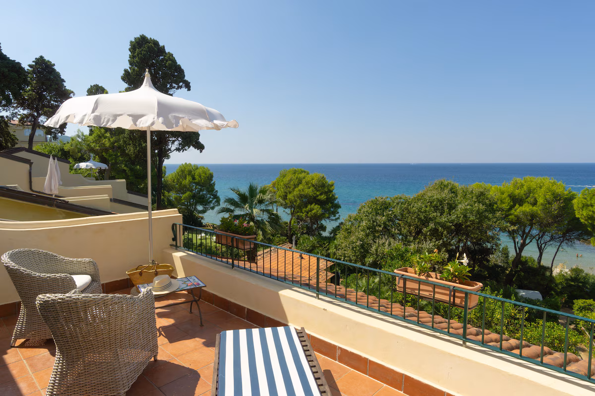 Dharma Villa with Sea View Terrace - Image 2