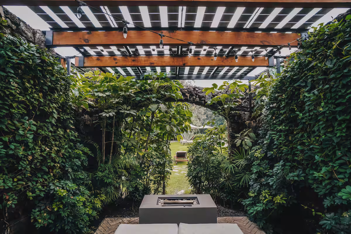 Premium Suite King | Private Patio - Image 4