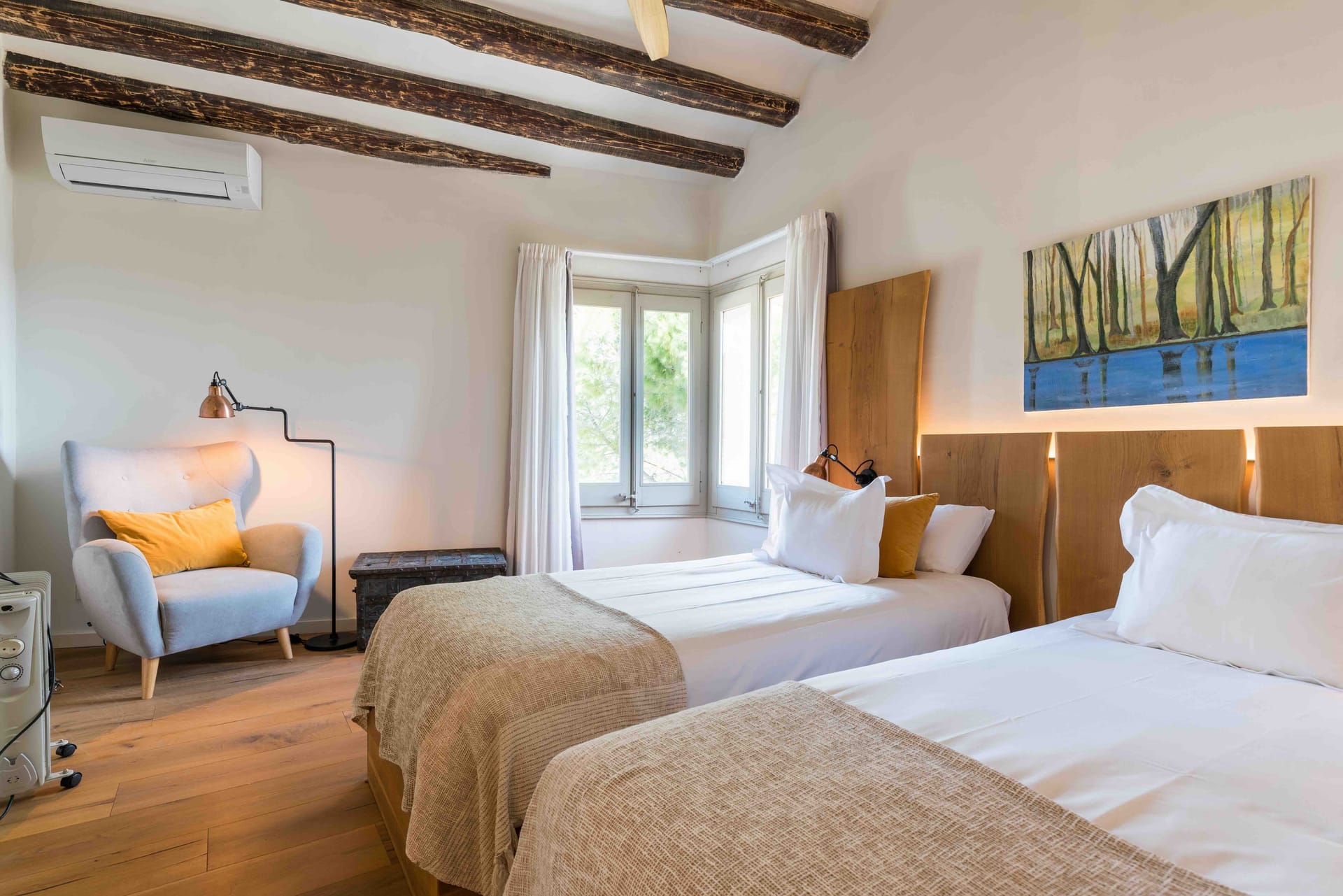 Deluxe Room - Image 3