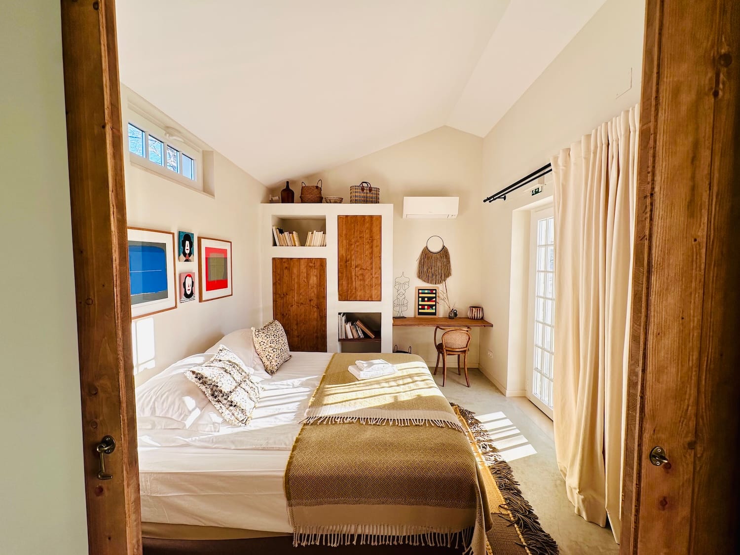 The Farmhouse Room - Image 2