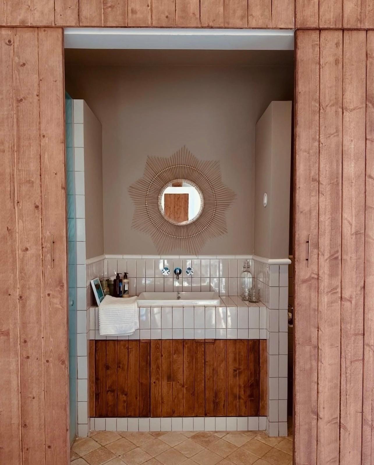 The Farmhouse Room - Image 6