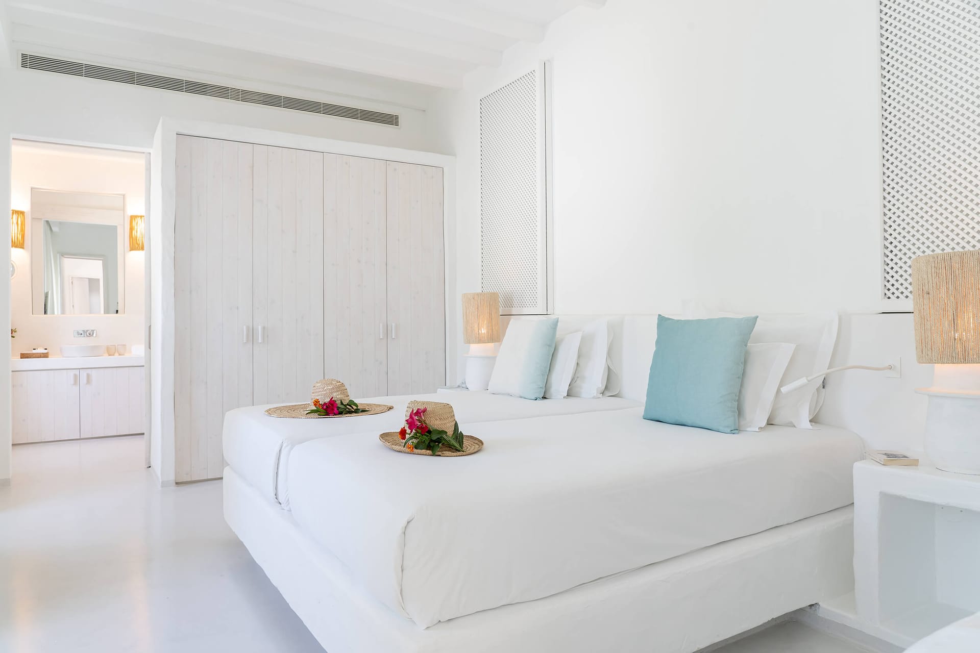 Deluxe Room - Image 5