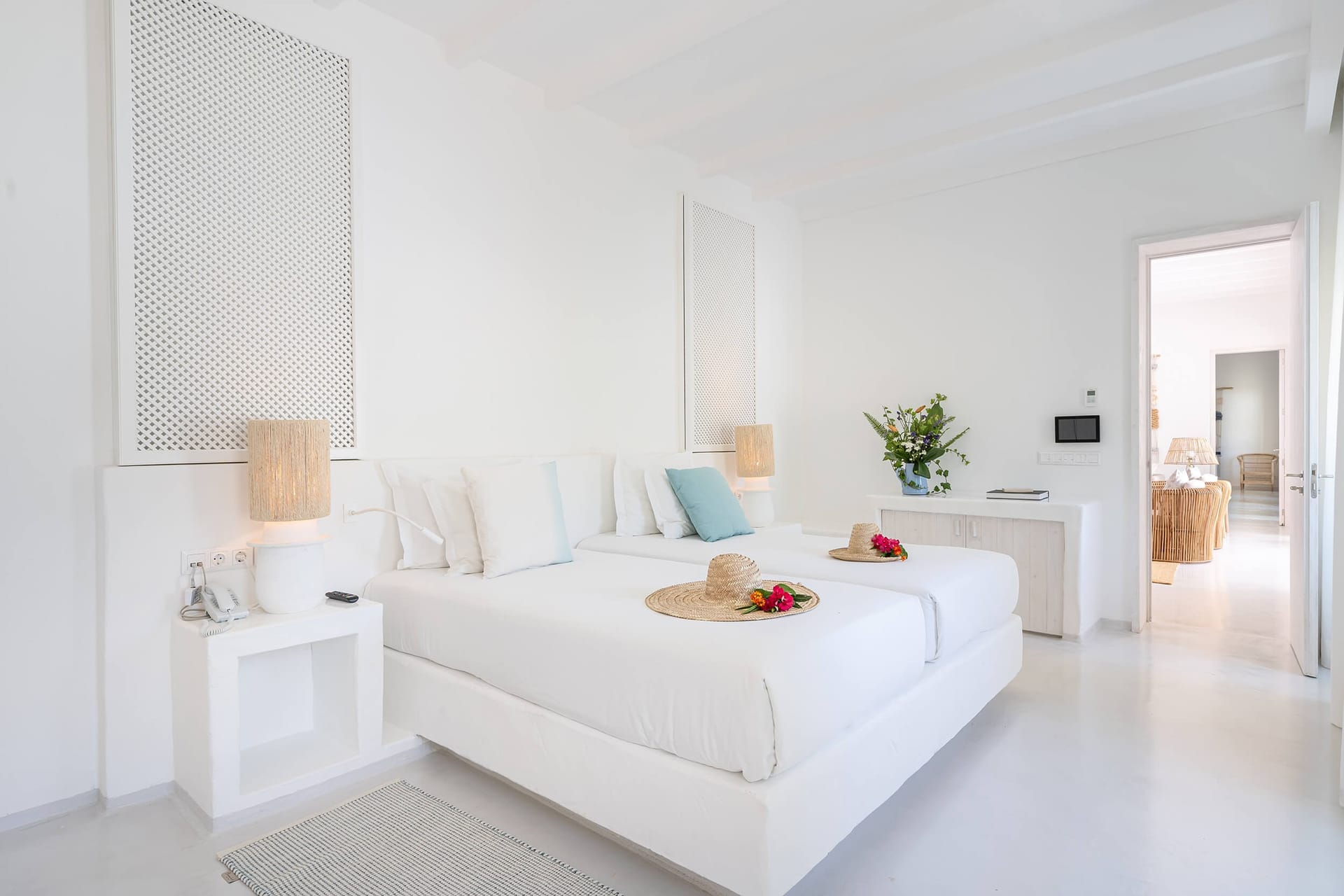 Deluxe Room - Image 3