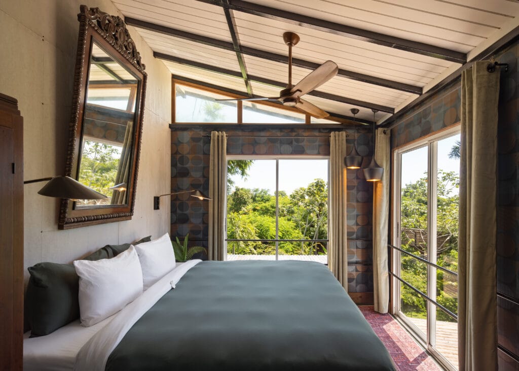 Meeshel's Cabin (Private/Couples Room) - Image 4