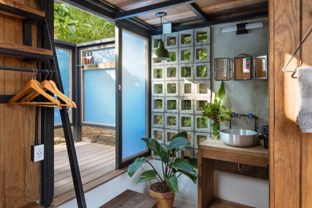 Tiny Treehouse (Private/Couples Room) - Image 4