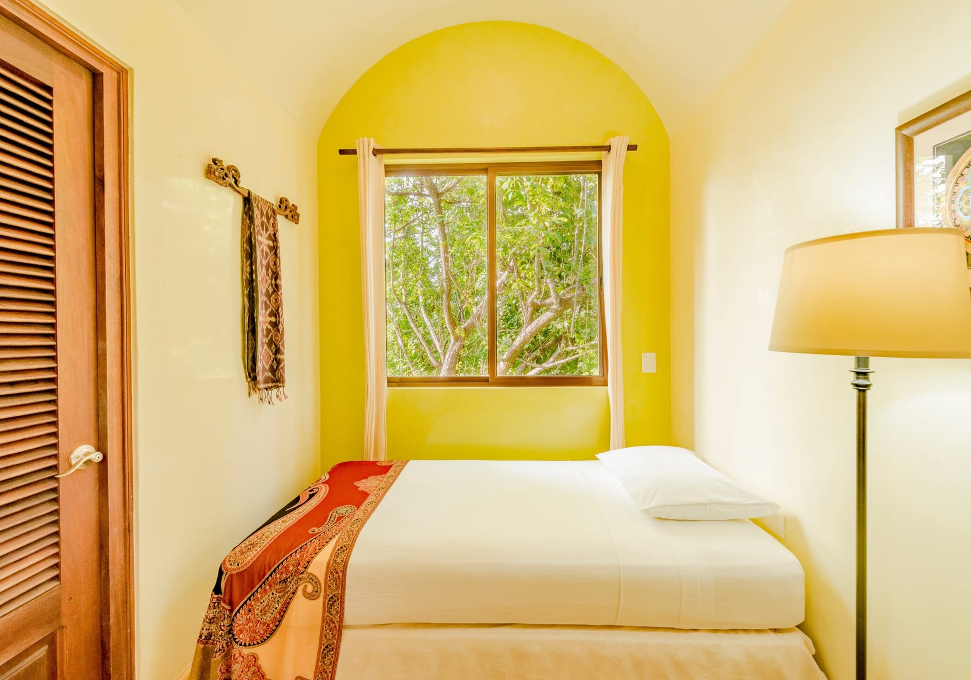 Hermitage Queen Room - Image 2
