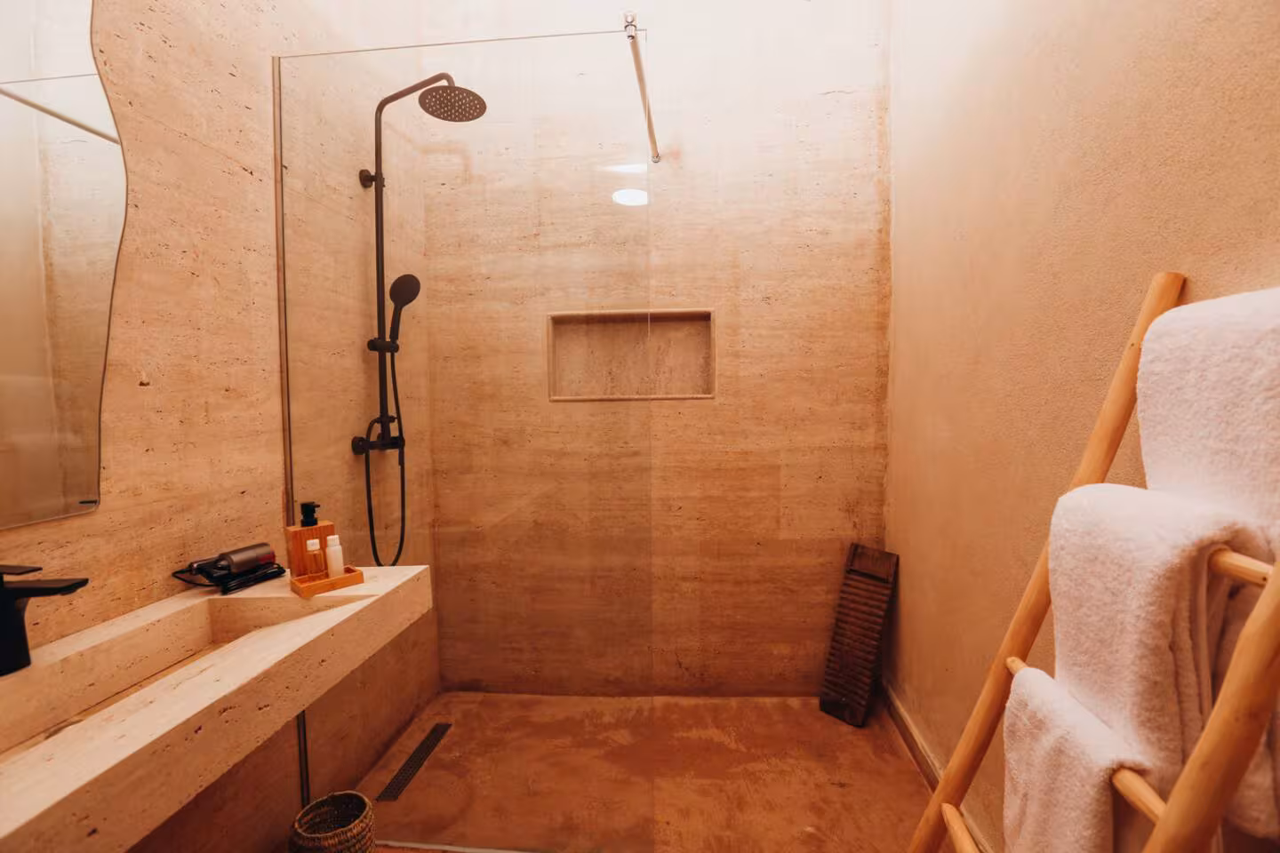 Villa Suite - Image 2