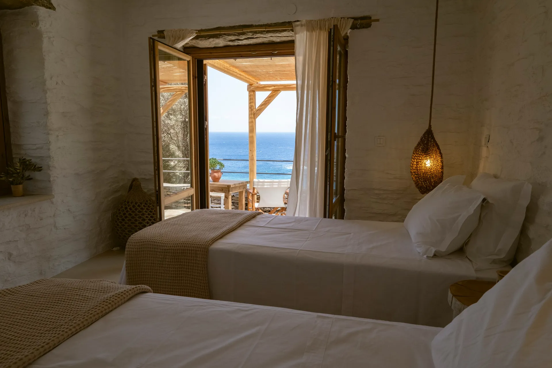 Amygdalo Room - Image 2