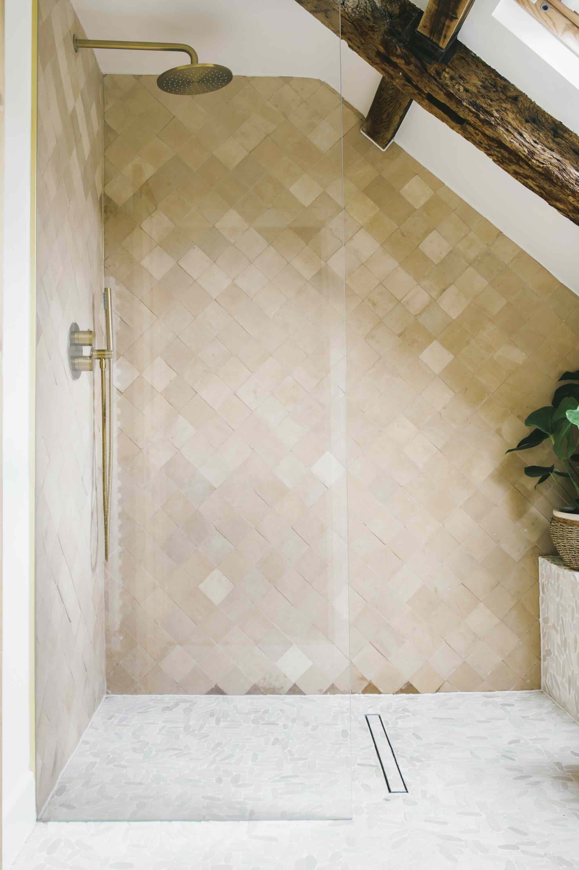 Master Ensuite King - Image 5