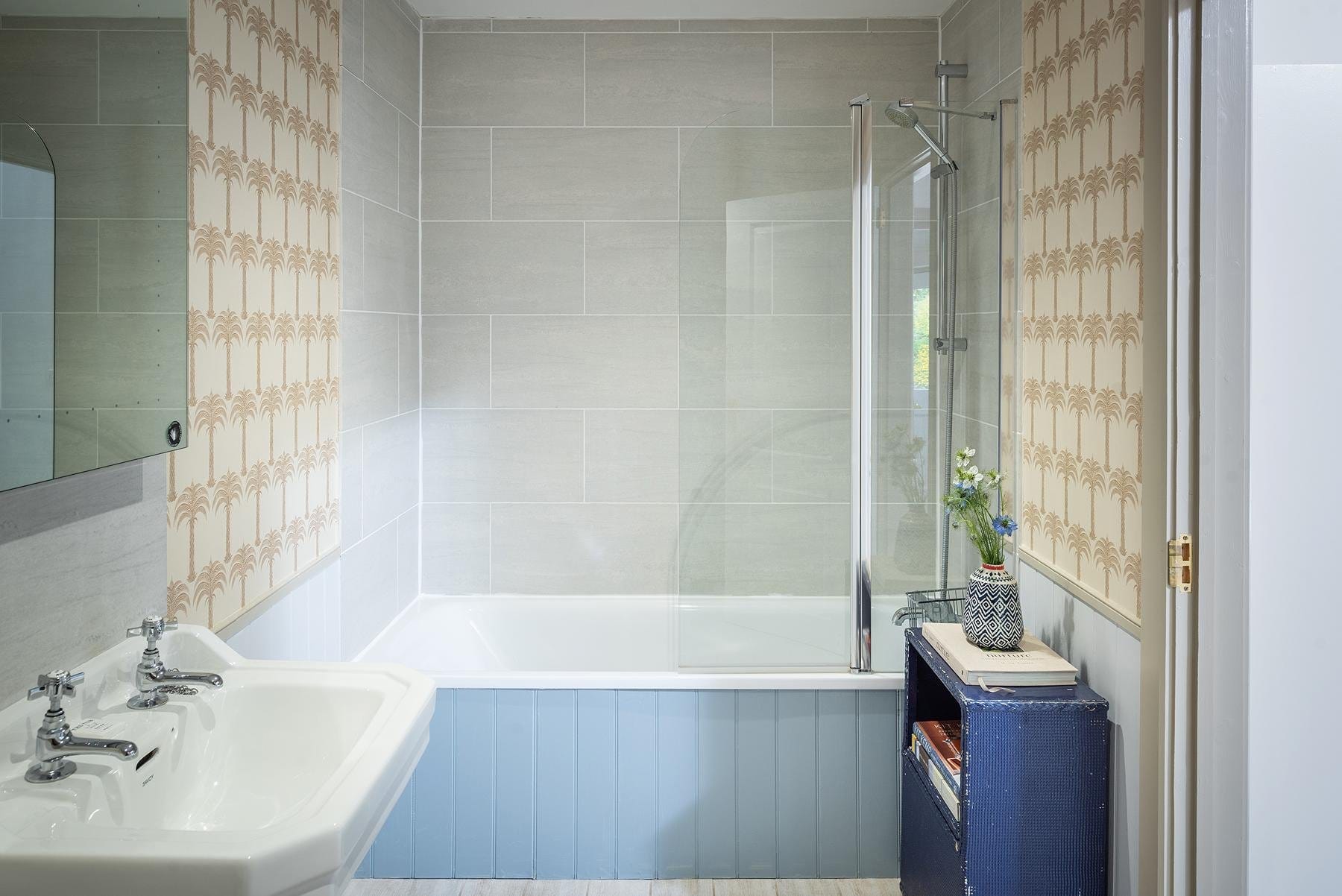 House Ensuite Room - Image 3