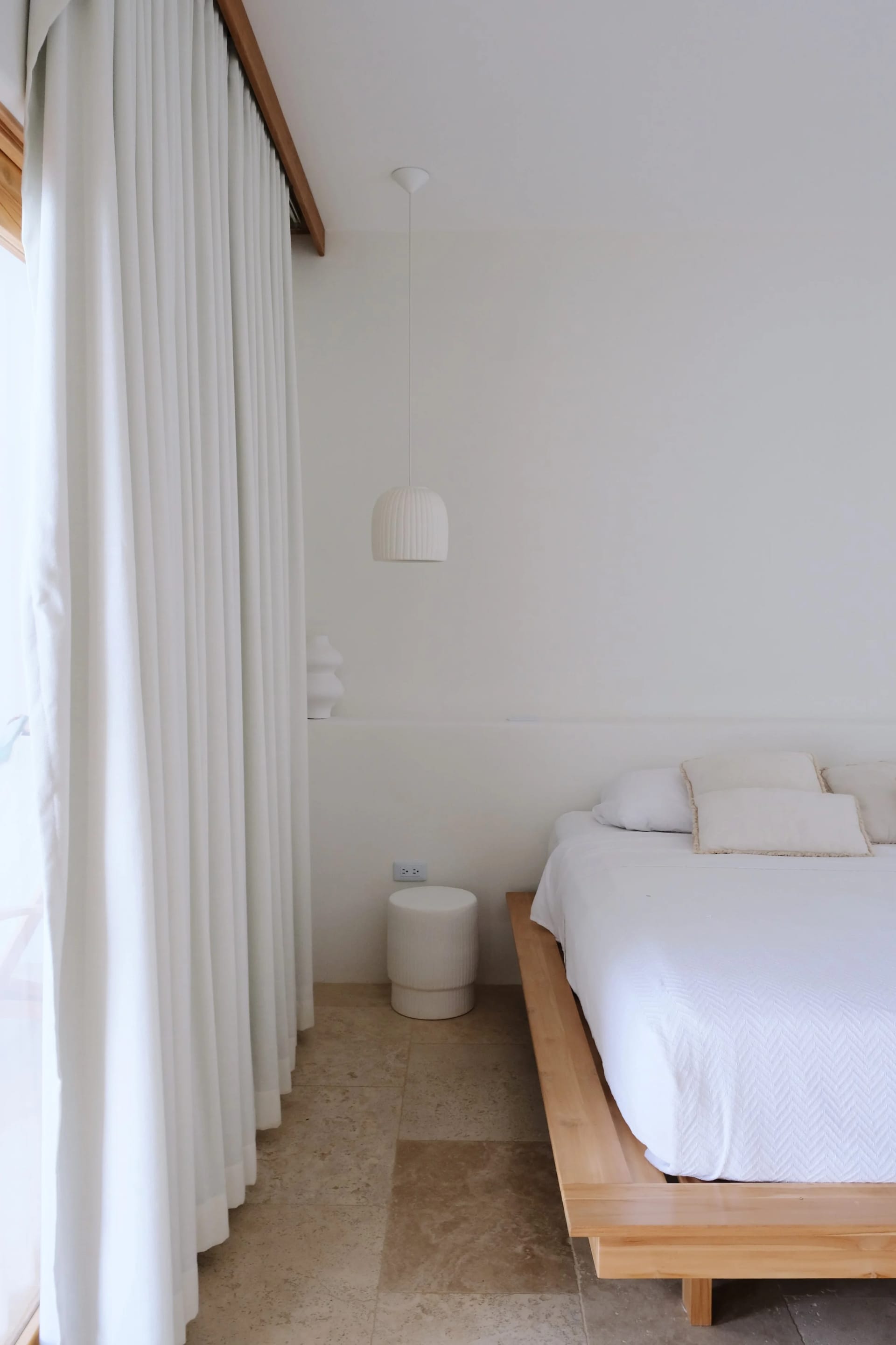 Poolside Suite - Image 3