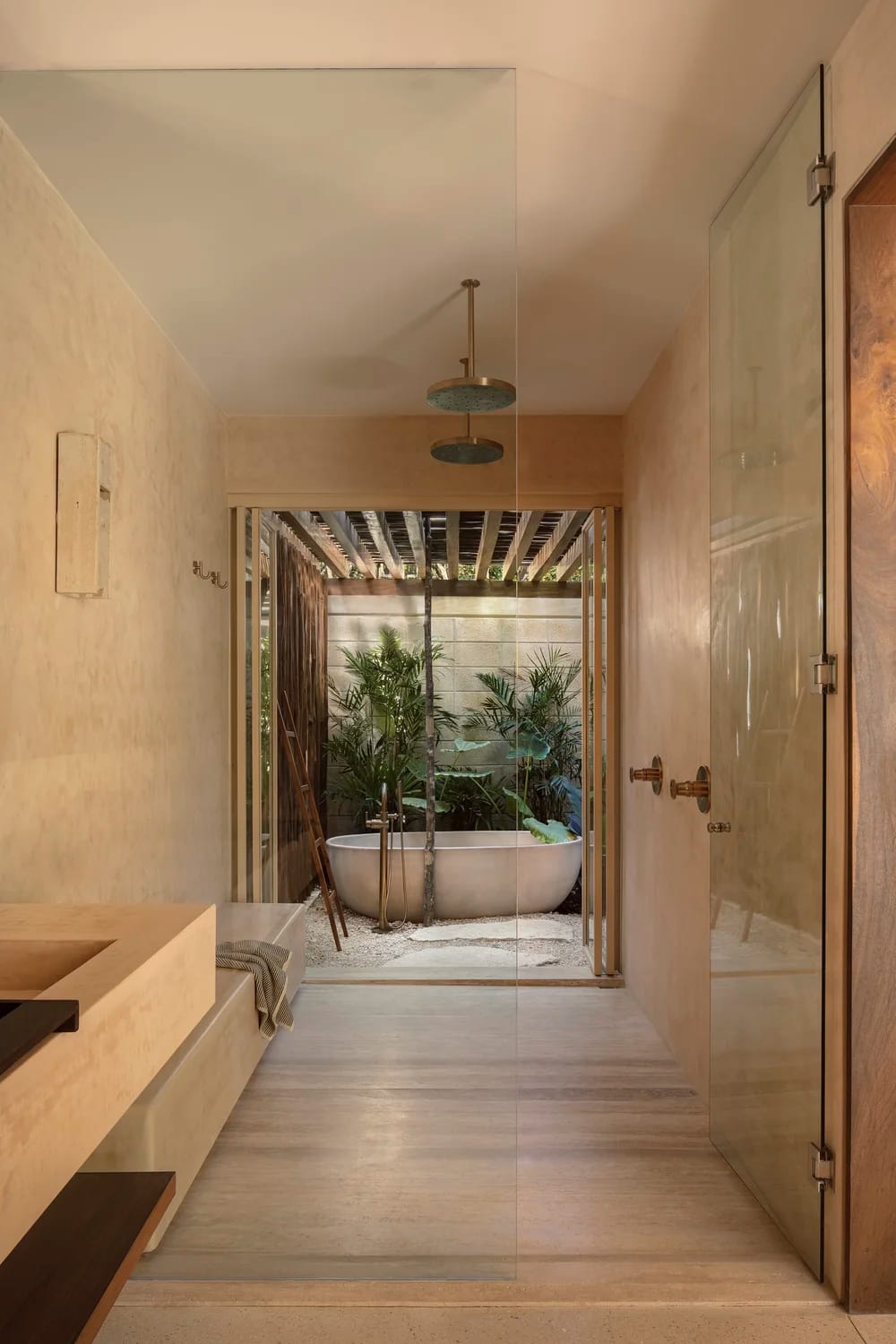 Tropical Suite - Image 2
