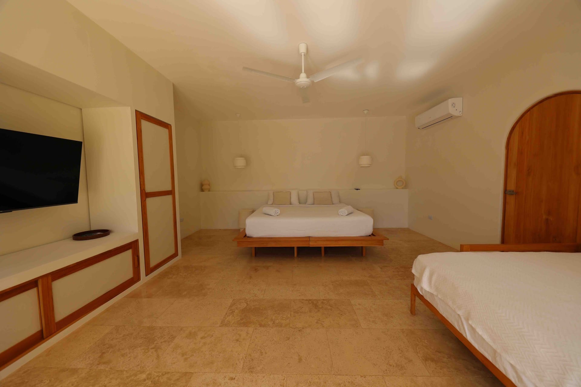 Grand Suite - Image 6