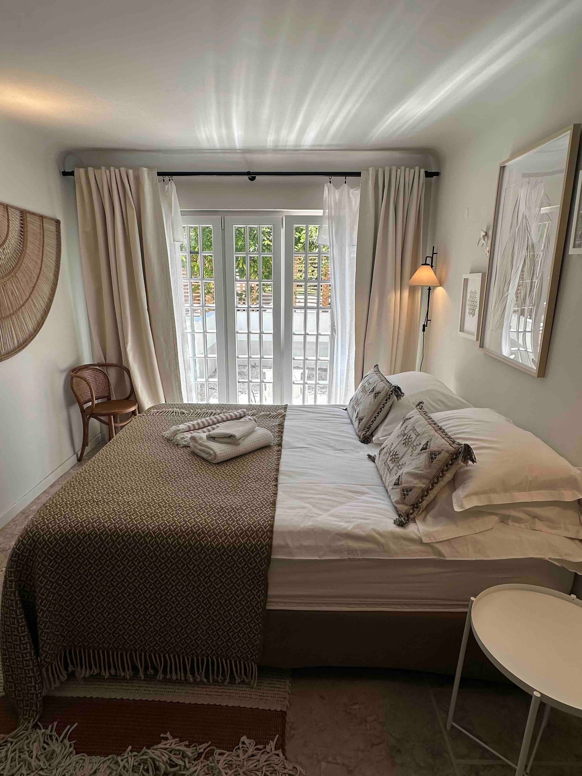 The Farmhouse Room - Image 6