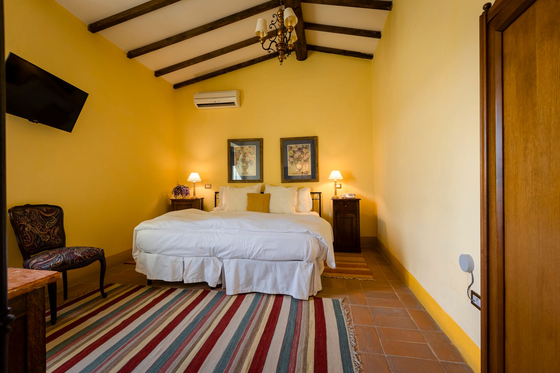 Classic Room - Image 2