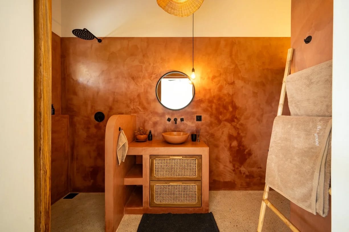 Shared Room - Image 2
