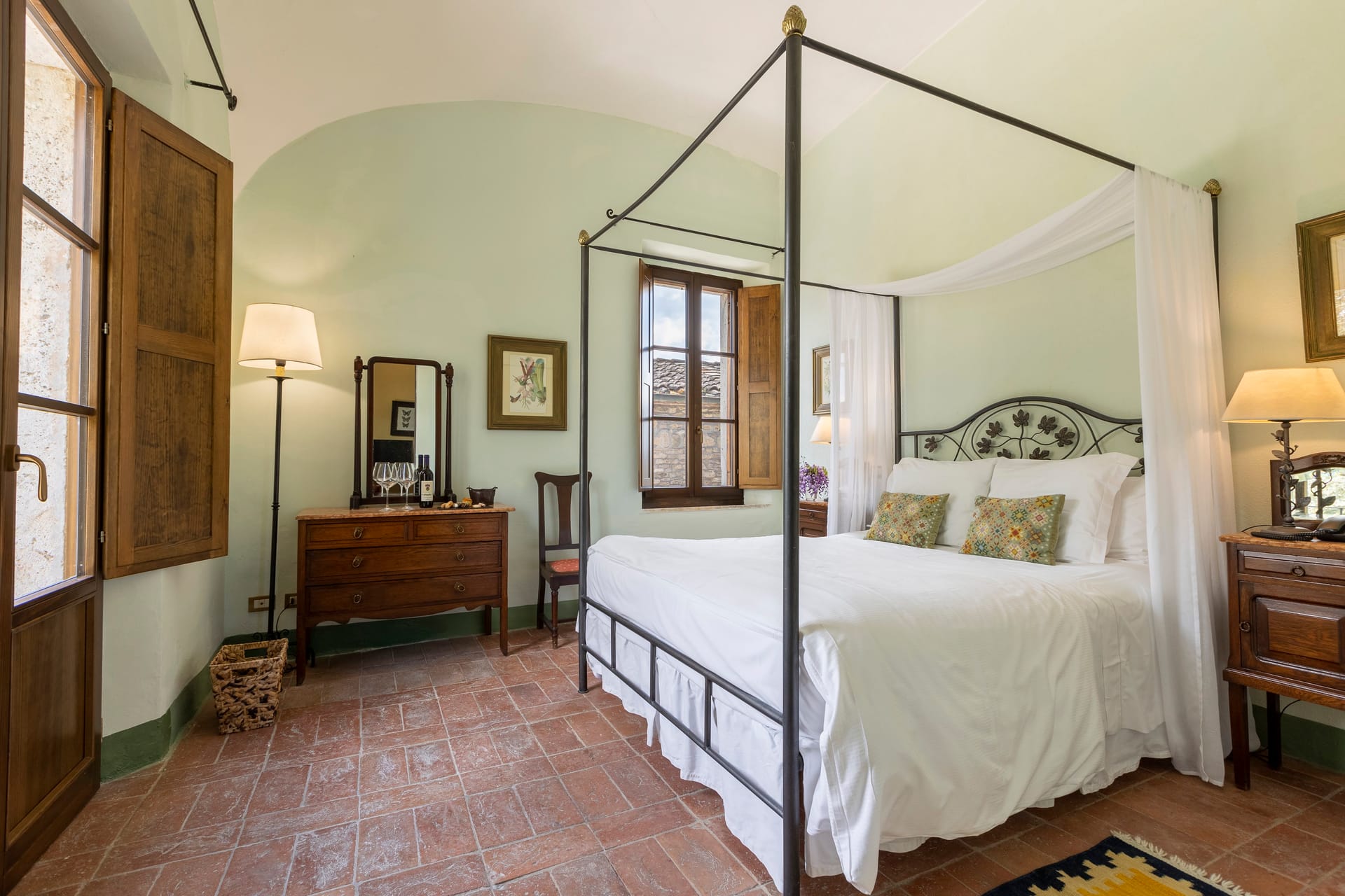 Suite Room - Image 1